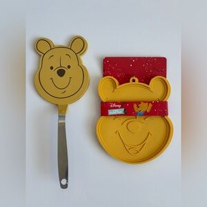 Disney Winnie The Pooh 2 Pack Spatula Turner and 2 Pack Silicone Trivet Set NWT